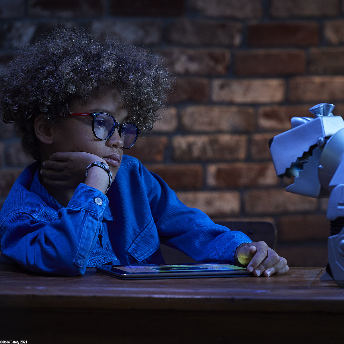 Why Blue Light safety glasses are needed in the new digital world EyeFitt